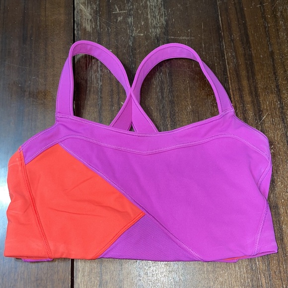 lululemon sports bra - Picture 3 of 3